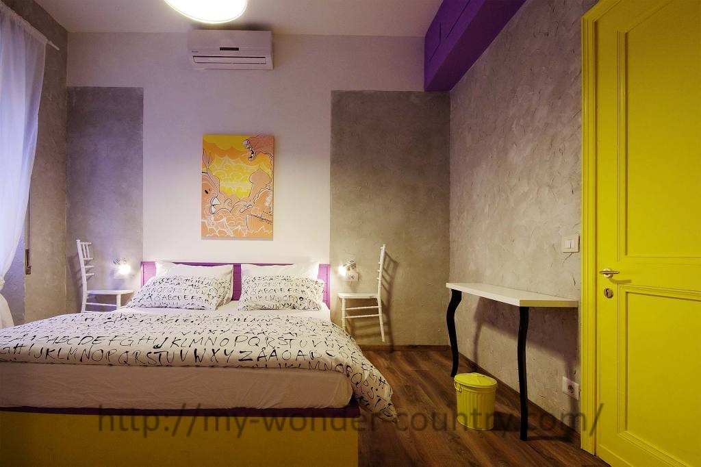 room_yellow_1